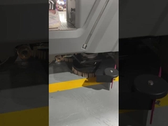 ไม่มีเครื่องมือที่จําเป็นต้องติดตั้งแปรงและ squeegee